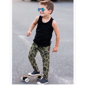 NWT Softsie Kids Organic Joggers Sweatpants Loungewear Peace Sign Green Size 4T